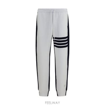 Thom Browne �ؿ� ���¸���� AW26 �� ���� ���� ������ 4 �� Ʈ�� ���� MJQ245A00535_104�ؿ� ���¸���� AW26 �� ���� ���� ������ 4 �� Ʈ�� 