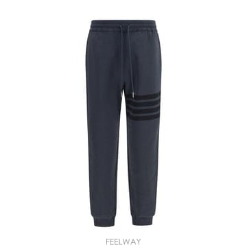 Thom Browne �ؿ� ���¸���� AW26 �� ���� ���� ������ 4 �� Ʈ�� ���� MJQ250AJ0330_015�ؿ� ���¸���� AW26 �� ���� ���� ������ 4 �� Ʈ�� 