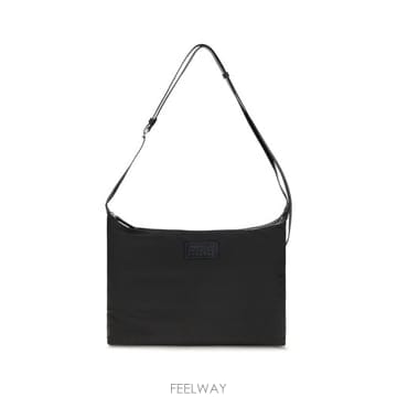Maison Margiela �ؿ� ���¸���� AW26 �����Ľ� ���� ���޸� ���Ϸ� ũ�ν��� SB6WG0024P9062_T8013�ؿ� ���¸���� AW26 �����Ľ� ���� ���޸� ���Ϸ� ũ��