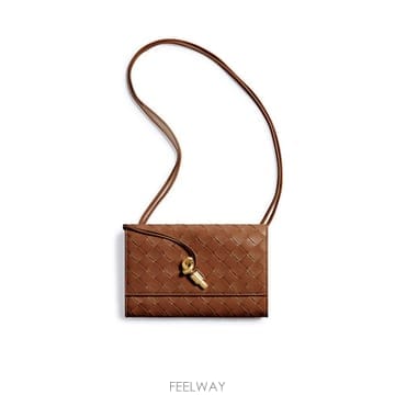 Bottega Veneta �ؿ� �θ���� ���װ� ����Ÿ ���� �Ŀ�ġ �ȵ�Ƹ� 836940VCPP2 2387 TANNIN MUSE BRA�ؿ� �θ���� ���װ� ����Ÿ ���� �Ŀ�ġ �ȵ�Ƹ� 83694