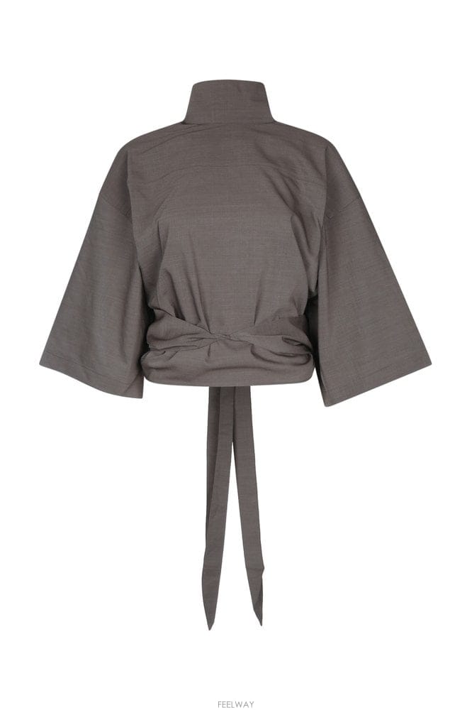 Jacquemus ��ũ���� �� ����콺 �Ϲٳ� TOW00952AW00653 950 B0442266103��ũ���� �� ����콺 �Ϲٳ� TOW00952AW00653 950 B04422