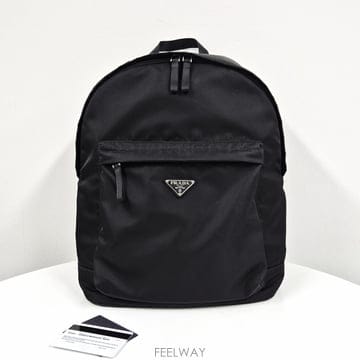 프라다 나일론 삼각로고 백팩 블랙 (2VZ034)