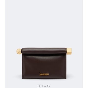 Jacquemus 26 FW ��ũ���� Rond Carre ���� ���� Ŭ��ġ TP58139969426 FW ��ũ���� Rond Carre ���� ���� Ŭ��ġ TP581399694