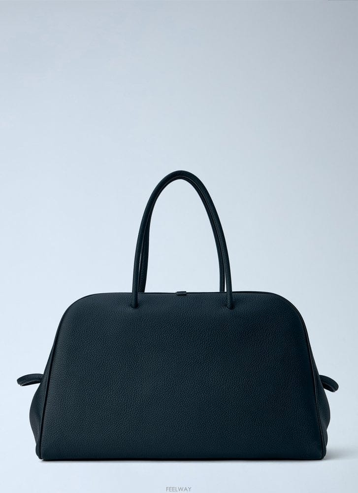 Jacquemus 26 F/W ��ũ���� �� �׷��� �������� �ڵ�� 25EBAU00427 B011229438326 F/W ��ũ���� �� �׷��� �������� �ڵ�� 25EBAU00427 