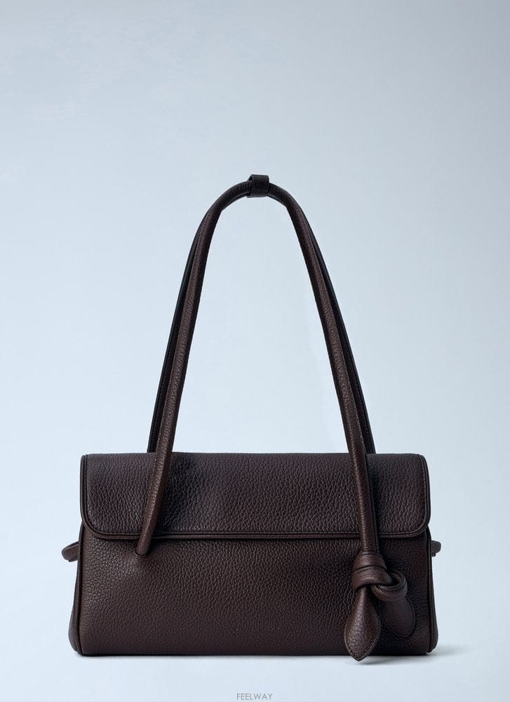 Jacquemus 26 F/W ��ũ���� �� �������� �� �ڵ�� 26HBAW00467AC B011229438426 F/W ��ũ���� �� �������� �� �ڵ�� 26HBAW00467AC B0