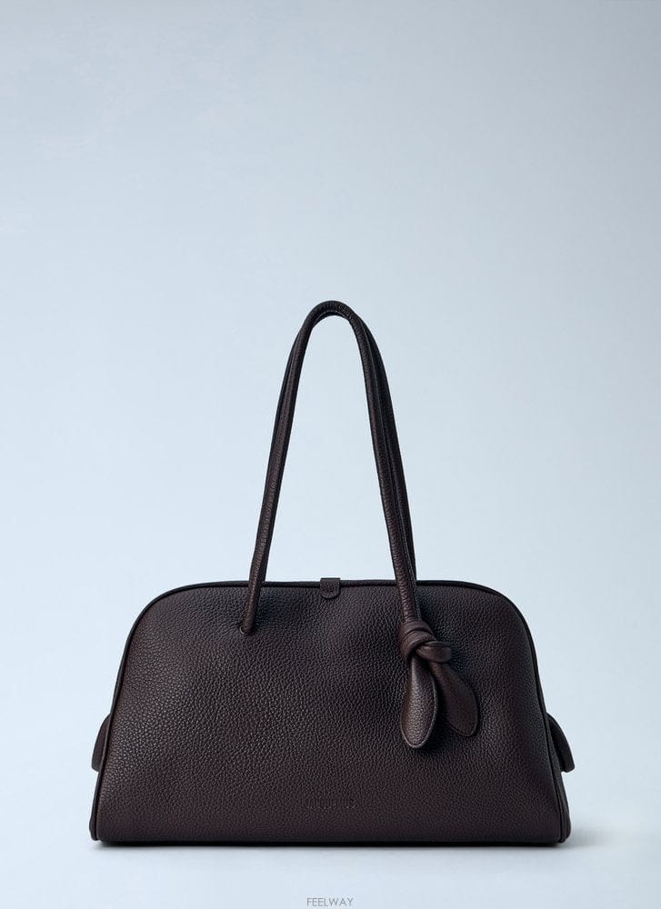 Jacquemus 26 F/W ��ũ���� �� �������� �ڵ�� 25EBAU00417AC03 B011229438626 F/W ��ũ���� �� �������� �ڵ�� 25EBAU00417AC03 B01