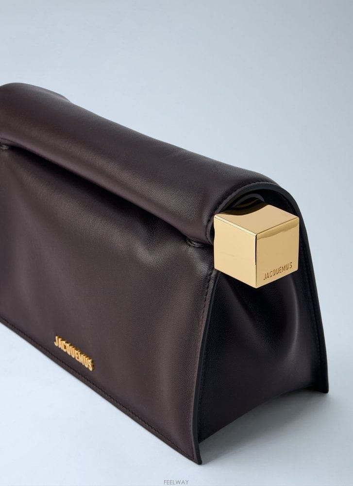 Jacquemus 26 F/W ��ũ���� �� �Ŀ�ġ ROND � 24EBAW00356A B011229438826 F/W ��ũ���� �� �Ŀ�ġ ROND � 24EBAW00356A B0112