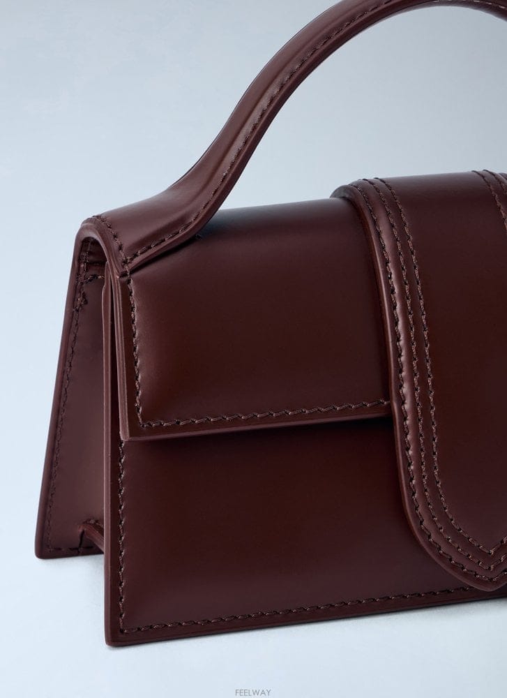 Jacquemus 26 F/W ��ũ���� �� BAMBINO �ڵ�� 23EBAW00006B B011229440426 F/W ��ũ���� �� BAMBINO �ڵ�� 23EBAW00006B B011229