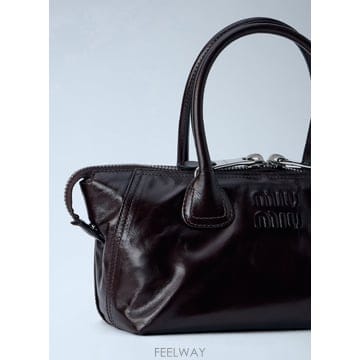 26 F/W 미우미우 레더 탑 핸들 백 5BA338 2A44 F000 B0112294411