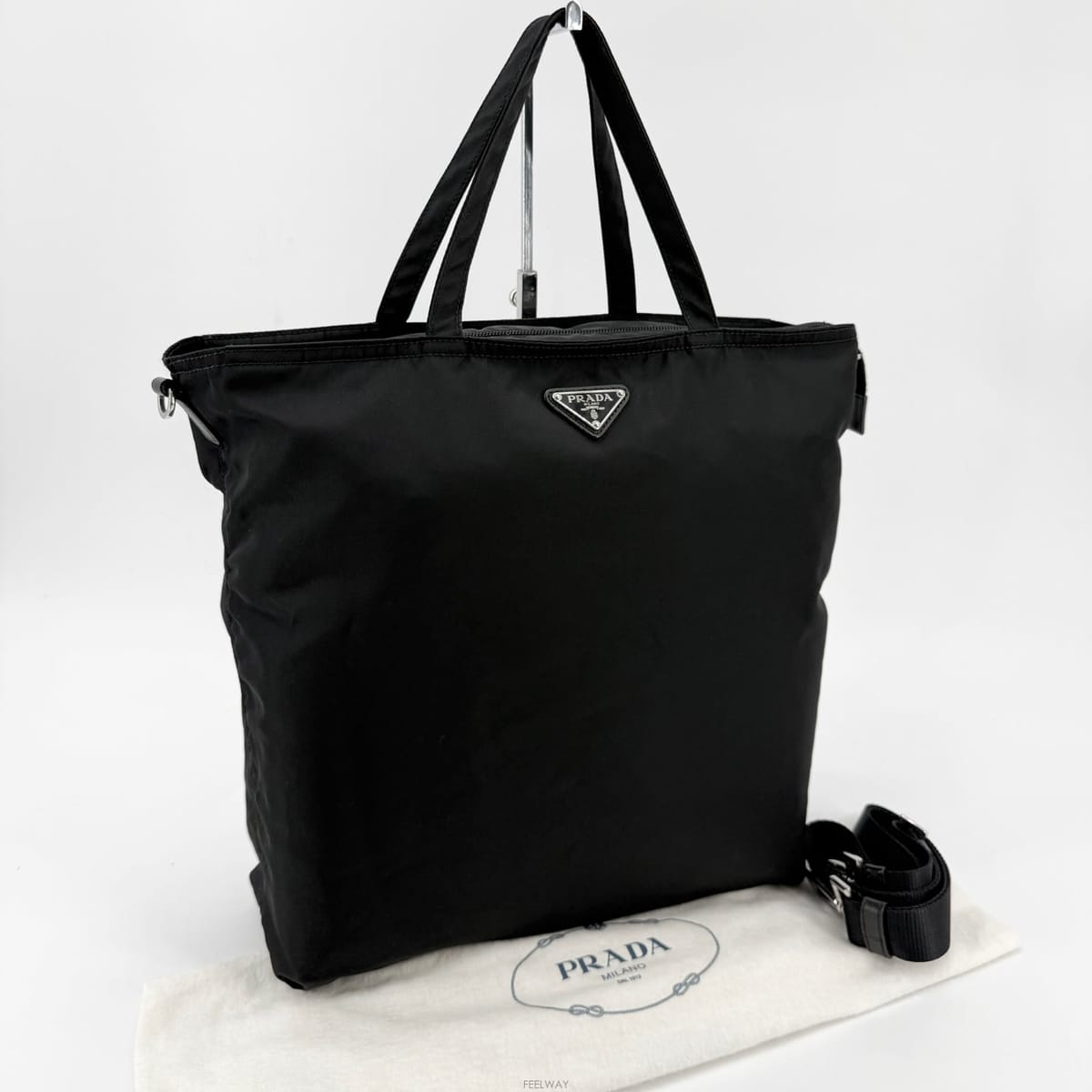 PRADA ����� �ﰢ�ΰ� �����Ϸ� ���������� �ﰢ�ΰ� �����Ϸ� �����