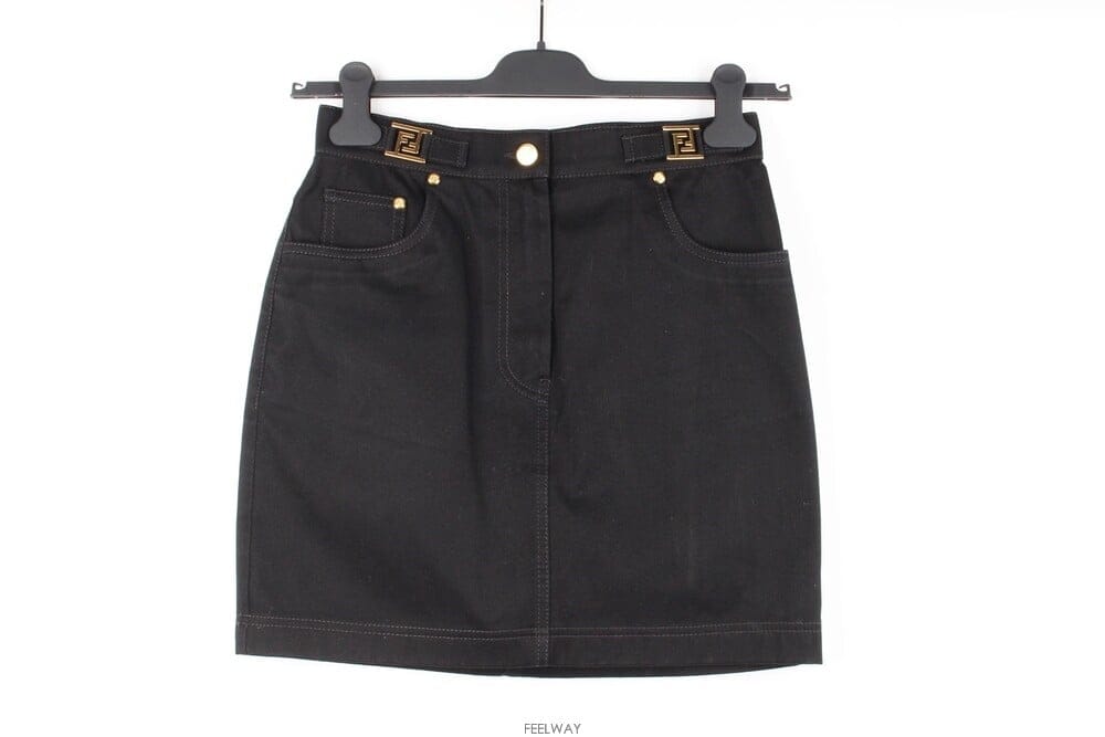 FENDI ��� FF ���� ��ư ��ĿƮ M(66)��� FF ���� ��ư ��ĿƮ M(66)