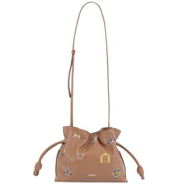 Loewe 26SS �ο��� A411FC2XAC 9579 Ĺ�� �̴� �ö���� Ŭ��ġ��26SS �ο��� A411FC2XAC 9579 Ĺ�� �̴� �ö���� Ŭ��ġ