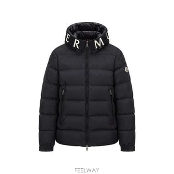 Moncler 26FW ��Ŭ���� �е� 597YW 1A002 22 999 BLACK26FW ��Ŭ���� �е� 597YW 1A002 22 999 BLACK