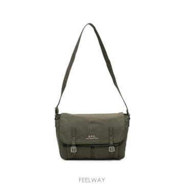A.P.C. 26FW ����� ũ�ν��� PSANL H67007 JAA GREEN26FW ����� ũ�ν��� PSANL H67007 JAA GREEN