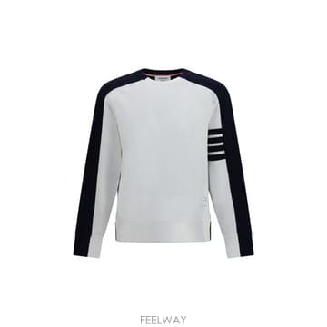 Thom Browne �ؿ� ���¸���� AW26 �� ���� ���� 4 �� �������� �� �÷����� ũ��� ����Ʈ���� MJT580A00�ؿ� ���¸���� AW26 �� ���� ���� 4 �� �������� ���