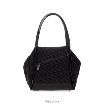 Issey Miyake 26FW �ø����ø��� ����� PP68AG552 15 BLACK26FW �ø����ø��� ����� PP68AG552 15 BLACK