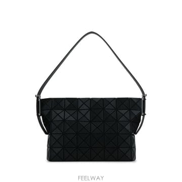Issey Miyake 26FW �ٿ��ٿ� ��Ʈ�� BB68AG581 16 MATTE BLACK26FW �ٿ��ٿ� ��Ʈ�� BB68AG581 16 MATTE BLACK