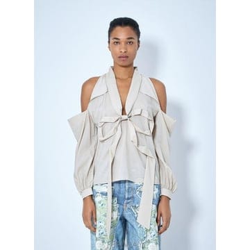 아크네 보우 타이 오픈 숄더 블라우스 베이지