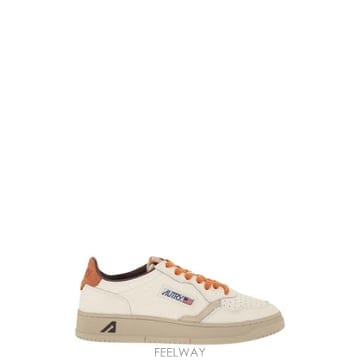 26FW 오트리 MEDALIST 로우   레더 트레이너 AULMNE17 TP580557291