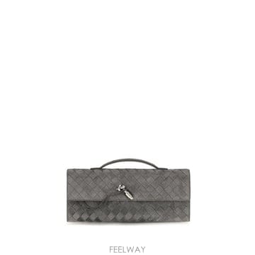 Bottega Veneta �ؿ� ���¸���� AW26 ���װ� ����Ÿ ���� �ȵ�Ƹ� Ŭ��ġ 741511V60F1_1698�ؿ� ���¸���� AW26 ���װ� ����Ÿ ���� �ȵ�Ƹ� Ŭ��