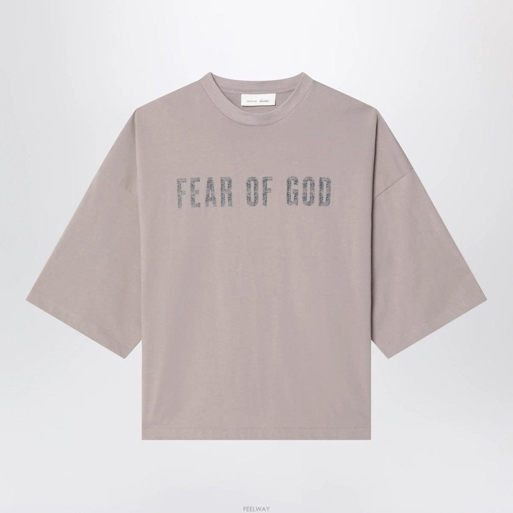 Fear of God 26 S/S �Ǿ� ���� �� GREIGE MERCH ��ư Ƽ���� RW0 B005230661526 S/S �Ǿ� ���� �� GREIGE MERCH ��ư Ƽ���� RW0 B0052