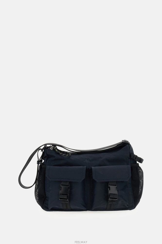 A.P.C. 26 F/W A.P.C ����� Ʈ�� ũ�ν��ٵ� �� PAAFHH6700 B003228612326 F/W A.P.C ����� Ʈ�� ũ�ν��ٵ� �� PAAFHH6700 B003
