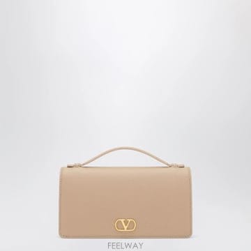 26 F/W 발렌티노 파우더 핑크 V로고 시그니처 체인 지갑 9W0P B0052293039