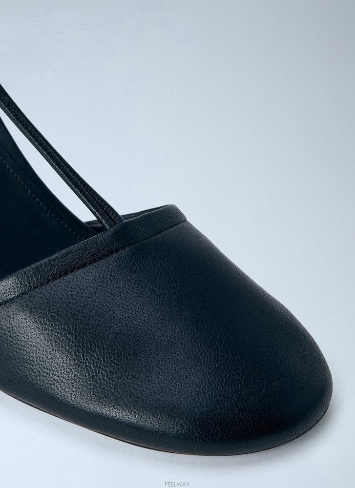 Jacquemus 26 F/W ��ũ���� LES SANDALES PINA ������ 26HF B011229436626 F/W ��ũ���� LES SANDALES PINA ������ 26HF B0112294