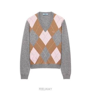PRADA 26 FW ����� argyle cashmere V neck sweater P24G3QSOOO6519 TP4526 FW ����� argyle cashmere V neck sweater P24G3QSOOO