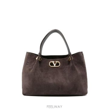 Valentino �׶�����Ÿ �ؿ� �߷�Ƽ�� ����ٴ� ���� VLOGO SIGNATURE LARGE SUEDE LEATHER TO�׶�����Ÿ �ؿ� �߷�Ƽ�� ����ٴ� ���� VLOGO SIGNATURE