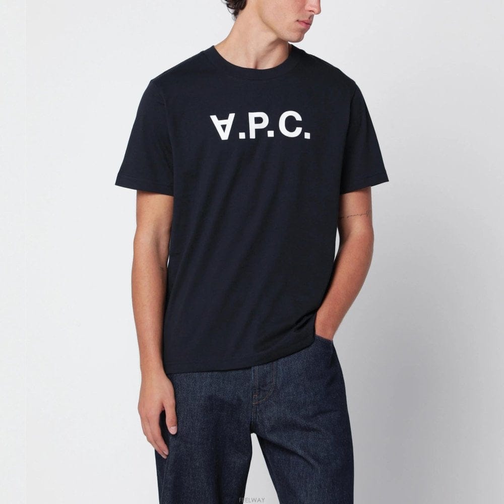 A.P.C. 26 F/W A.P.C ����� ���Ĵٵ� �׷��� ���̺� ���� ��ư Ƽ�� B005230677326 F/W A.P.C ����� ���Ĵٵ� �׷��� ���̺� ���� ��ư 