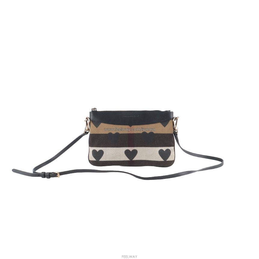 Burberry [�߰���ǰ�ٿ�] ������ ĵ���� üũ ��Ʈ ũ�ν��� 4021873[�߰���ǰ�ٿ�] ������ ĵ���� üũ ��Ʈ ũ�ν��� 402187