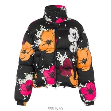 Moschino 26 FW ��Ű�� �÷η� ����Ʈ ���� �е� ��Ŷ A06118735 TP45842370026 FW ��Ű�� �÷η� ����Ʈ ���� �е� ��Ŷ A06118735 