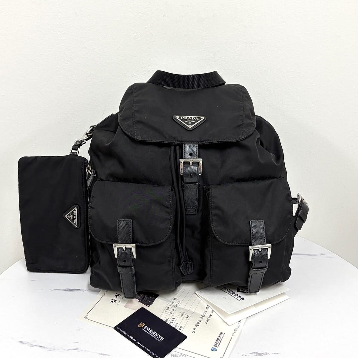 PRADA ����� ���Ϸ� �ﰢ�ΰ� ���� �̵�� ��������� ���Ϸ� �ﰢ�ΰ� ���� �̵�� ����