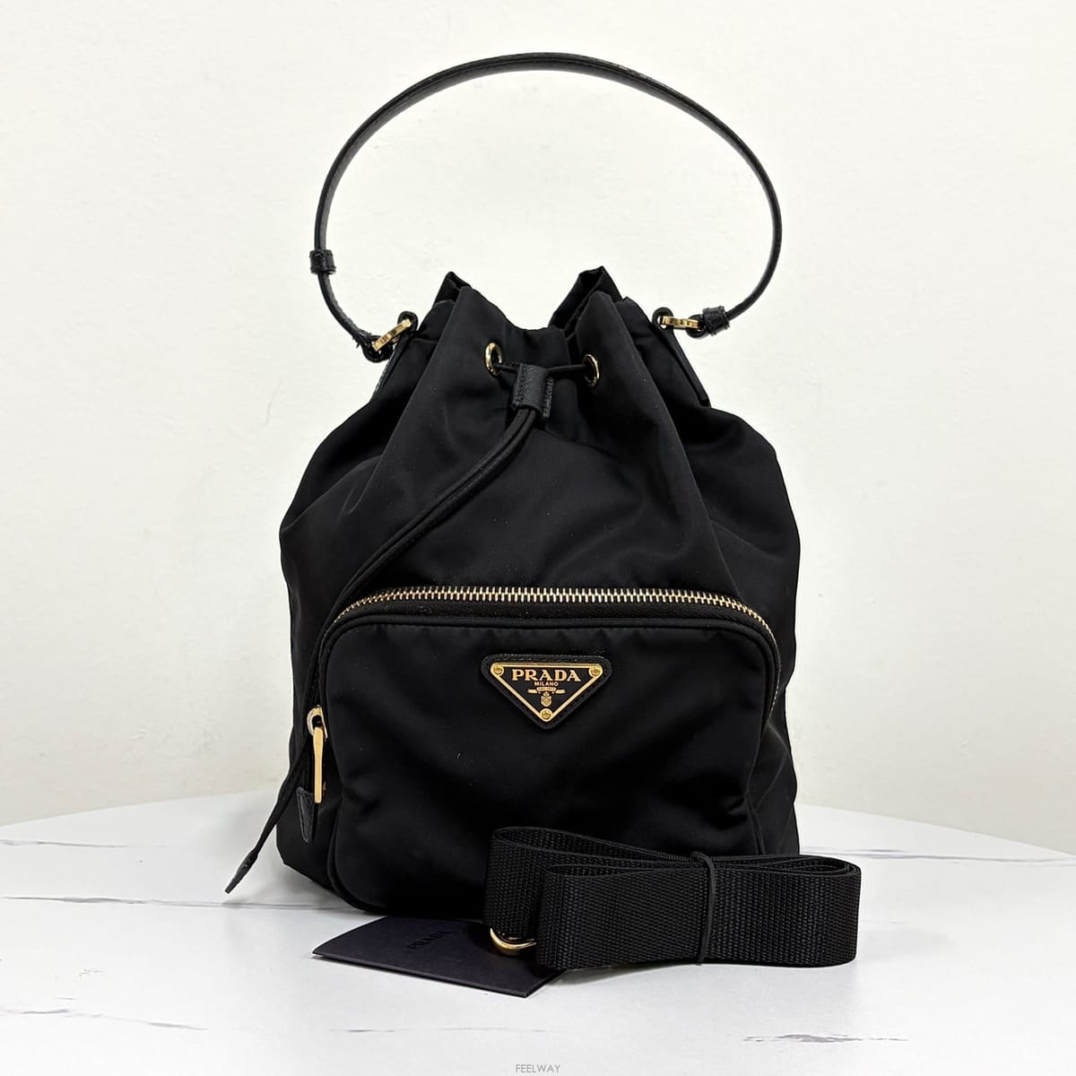 PRADA ����� �ﰢ�ΰ� ���Ϸ� ��Ŷ�� ���� ��������� �ﰢ�ΰ� ���Ϸ� ��Ŷ�� ���� ����