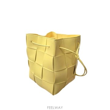 Bottega Veneta ���װ�����Ÿ ���� ī��Ʈ ũ�ν��ٵ� ���˼��680218���ο� �����ֻ��װ�����Ÿ ���� ī��Ʈ ũ�ν��ٵ� ���˼��680218����