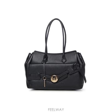 Moschino 26FW ��Ű�� ����� JC4274PP0PKS0 000 BLACK26FW ��Ű�� ����� JC4274PP0PKS0 000 BLACK