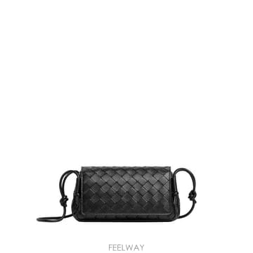 Bottega Veneta 26FW ���װ�����Ÿ �������� ũ�ν��� 843893 VCPP08425 BLACK26FW ���װ�����Ÿ �������� ũ�ν��� 843893 VCPP08425 B