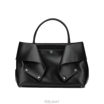 Toteme 26FW ���� ��Ʈ�� 264 WAL0134 LE0206 441BLACK RED26FW ���� ��Ʈ�� 264 WAL0134 LE0206 441BLACK RED
