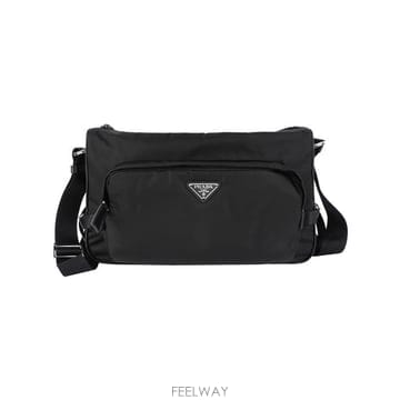 25FW 프라다 2VH191 2DMG F0002 삼각로고 리사이클 숄더백