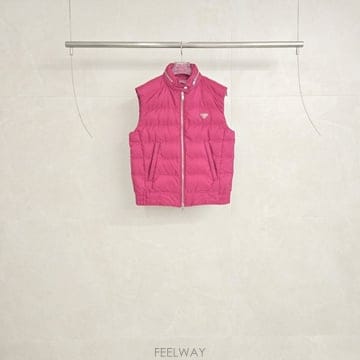 프라다 삼각로고 리나일론 패딩 베스트 40