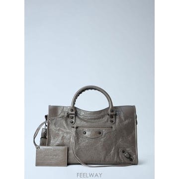 Balenciaga 26 FW �߷��þư� ���� �� ��Ƽ �� �̵�� 865760 2ACFH 5848 TP87732846426 FW �߷��þư� ���� �� ��Ƽ �� �̵�� 865760 2ACFH 5