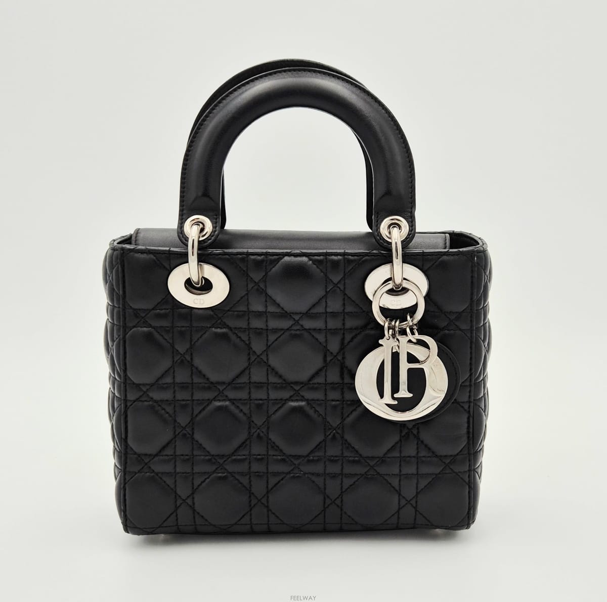 DIOR ũ������ ��� ��� ���̵�� ���� �̵�ũ������ ��� ��� ���̵�� ���� �̵�