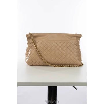 Bottega Veneta [W63]���װ� ����Ÿ 844626V3IV0 9678 ���� Ŭ��ġ�� �Ŀ�ġ ȣ���� CLUTCH[W63]���װ� ����Ÿ 844626V3IV0 9678 ���� Ŭ��ġ�� �Ŀ�