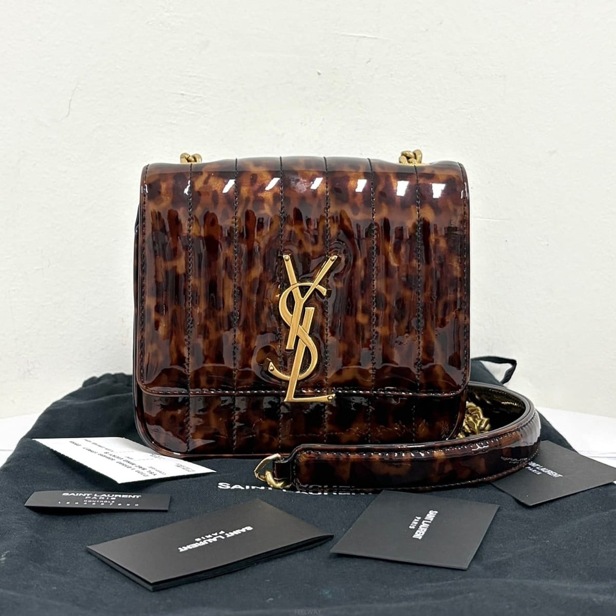 Saint Laurent ���ζ� ���̴�Ʈ ��Ű ü�� ����� & ũ�ν��� (538439)���ζ� ���̴�Ʈ ��Ű ü�� ����� & ũ�ν��� (538439)