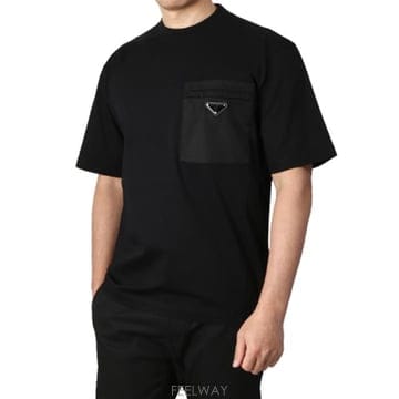 프라다 UJN661 11CK F0002 삼각 로고 나일론 포켓 티