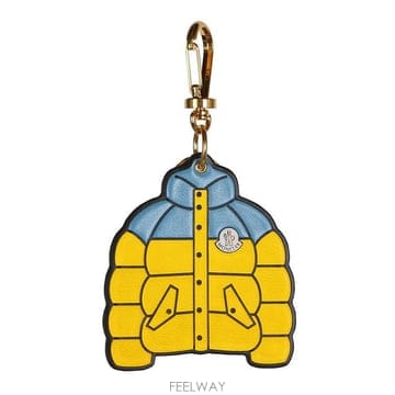 몽클레어 로고 패딩 키링