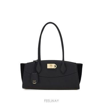 [비엔비명품관] FERRAGAMO 페라가모 여성 스튜디오 이스트 웨스트 소프트백 숄더백