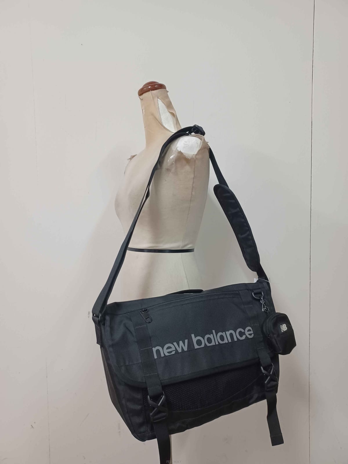 New Balance ��ȫ����/B-10942/���߶��� ��ǰ ������ ũ�ν��� �޽������ȫ����/B-10942/���߶��� ��ǰ ������ ũ�ν��� �޽���