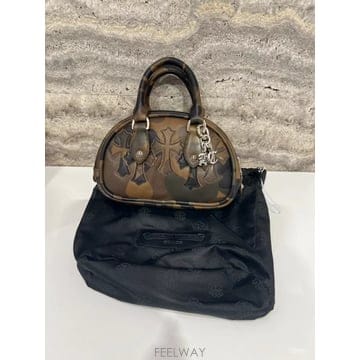 26FW 크롬하츠 카모플라쥬 크로스 패치 토트백